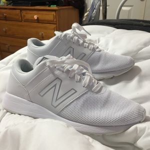 White new balance sneakers size 8